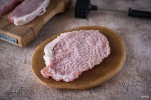 Котлеты отбивные из свинины Котлеты отбивные из свинины