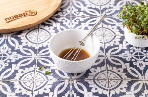 Салат из красной капусты с яблоками и арахисом Салат из красной капусты с яблоками и арахисом