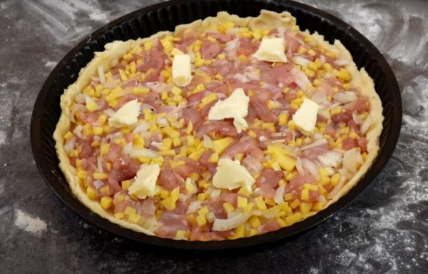 Сочный пирог с курицей: обалденно вкусный. По-другому и не скажешь Сочный пирог с курицей: обалденно вкусный. По-другому и не скажешь