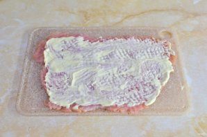 Рулетики из индейки в духовке с начинкой Рулетики из индейки в духовке с начинкой