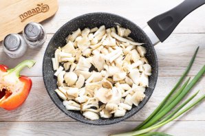 Фунчоза с вешенками и овощами Фунчоза с вешенками и овощами