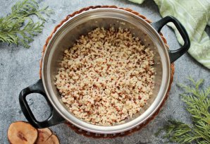 Салат с киноа, курицей и апельсинами Салат с киноа, курицей и апельсинами