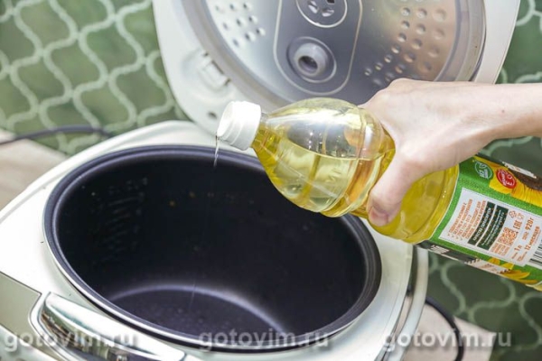 Стейки из свиной шеи в томатно-сливочном соусе в мультиварке