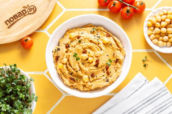 Хумус с вялеными помидорами Хумус с вялеными помидорами