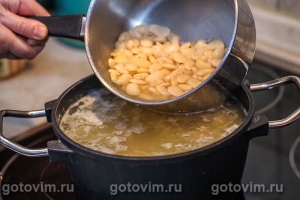 Постный борщ с фасолью