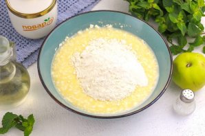 Яблочно-творожные оладьи Яблочно-творожные оладьи