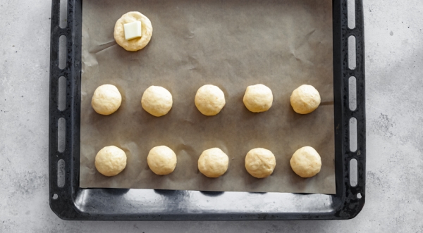 Воздушные сырные бомбочки с начинкой, пошаговый рецепт с фото на 302 ккал Воздушные сырные бомбочки с начинкой, пошаговый рецепт с фото на 302 ккал