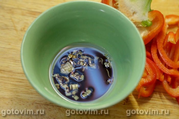 Салат из красной фасоли с маринованной морковью и сладким перцем Салат из красной фасоли с маринованной морковью и сладким перцем