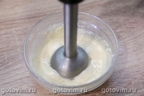 Творожная запеканка с черной смородиной в микроволновке