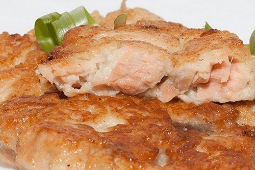 Аппетитные котлетки из красной рыбы с сыром