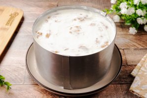 Торт из профитролей со сметанным кремом