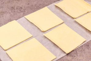 Торт "Наполеон" из готового слоеного теста Торт "Наполеон" из готового слоеного теста