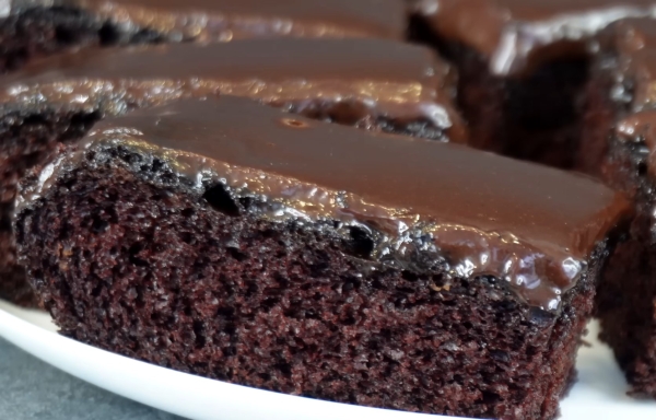 Волшебство в духовке: как простой пирог в процессе выпечки сам превращается в роскошный торт Волшебство в духовке: как простой пирог в процессе выпечки сам превращается в роскошный торт