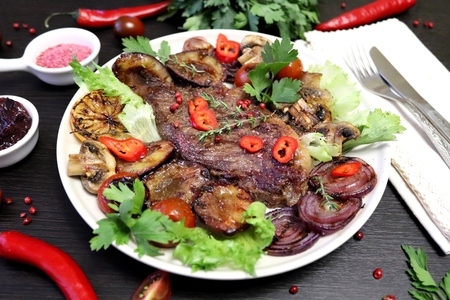 Бифштекс (beef-stеаks) со сливочным маслом Бифштекс (beef-stеаks) со сливочным маслом