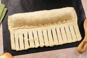 Пирог на дрожжах с яблоками Пирог на дрожжах с яблоками