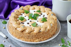 Торт с песочными коржами и безе Торт с песочными коржами и безе