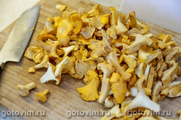 Картофельное пюре с лисичками (толчанка) Картофельное пюре с лисичками (толчанка)