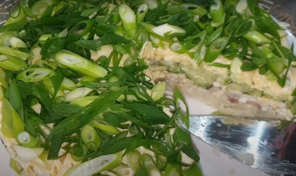 Серьезный конкурент «Сельди под шубой». Самый Новогодний салат: красивый и аппетитный Серьезный конкурент «Сельди под шубой». Самый Новогодний салат: красивый и аппетитный