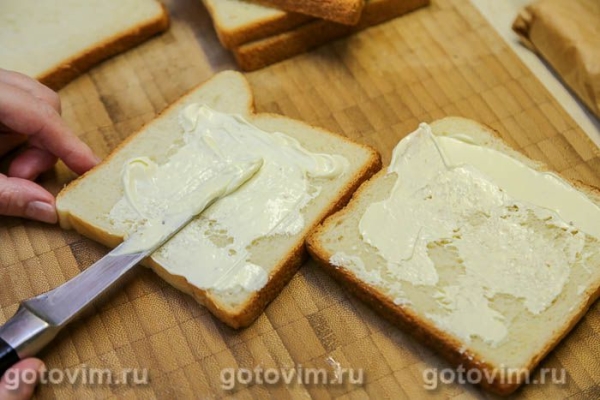 Сэндвич с колбасками и яйцом Сэндвич с колбасками и яйцом