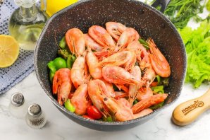 Креветки с овощами Креветки с овощами