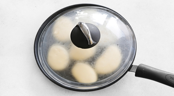 Оладьи на молоке – простой и вкусный рецепт, пошаговый рецепт с фото на 381 ккал Оладьи на молоке – простой и вкусный рецепт, пошаговый рецепт с фото на 381 ккал