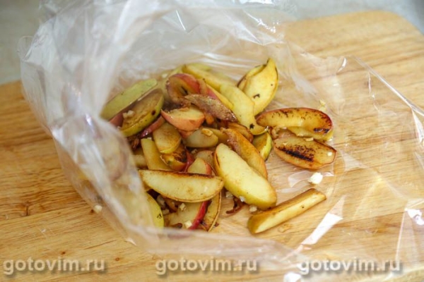 Скумбрия с яблоками, запеченная в рукаве Скумбрия с яблоками, запеченная в рукаве