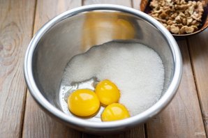 Мороженое с грецким орехом Мороженое с грецким орехом