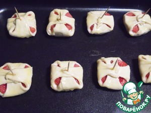 Слойки с тунцом и помидорами