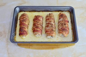 Рулетики из индейки в духовке с начинкой Рулетики из индейки в духовке с начинкой