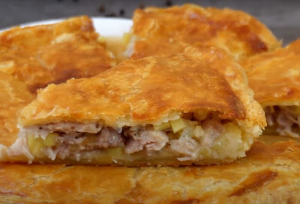 Сочный пирог с курицей: обалденно вкусный. По-другому и не скажешь Сочный пирог с курицей: обалденно вкусный. По-другому и не скажешь