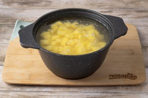 Картофельная запеканка с сосисками и грибами Картофельная запеканка с сосисками и грибами