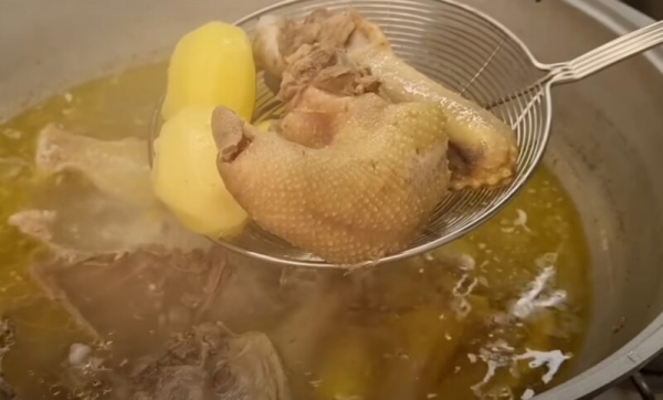 На Кавказе это блюдо могут есть 7 дней подряд . А мясо не важно какое, оно будет сочным и мягким На Кавказе это блюдо могут есть 7 дней подряд . А мясо не важно какое, оно будет сочным и мягким