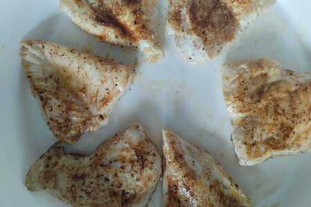 Запеченная куриная грудка с шампиньонами и сулугуни