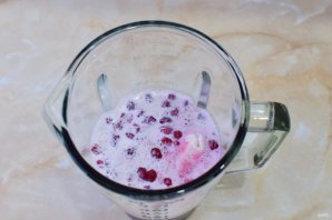 Смузи с творогом и малиной Смузи с творогом и малиной