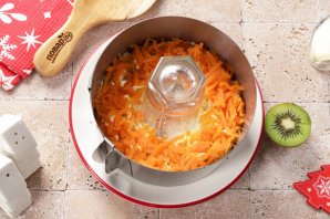 Новогодний салат "Нефритовый браслет"