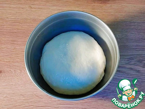 Открытые булочки с кремом и нектаринами