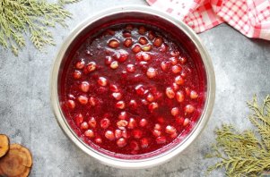 Джем из крыжовника с соком черной смородины Джем из крыжовника с соком черной смородины