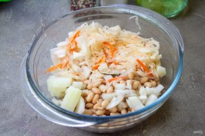 Винегрет классический с фасолью Винегрет классический с фасолью