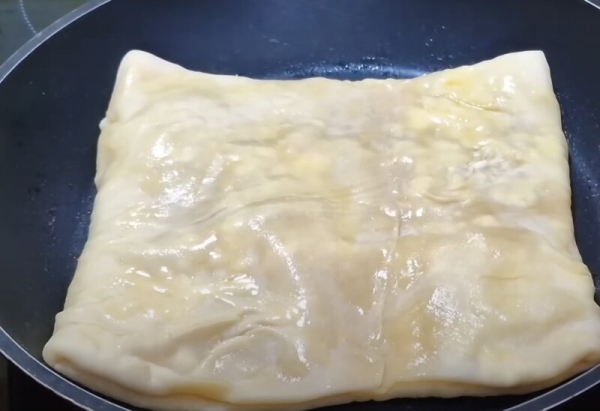 Взбивайте творог с яйцом. Лепёшки с творожной начинкой, готовлю вместо сырников на завтрак