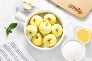 Варенье из яблок "Белый налив" Варенье из яблок "Белый налив"