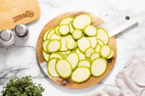 Азиатский салат из кабачка