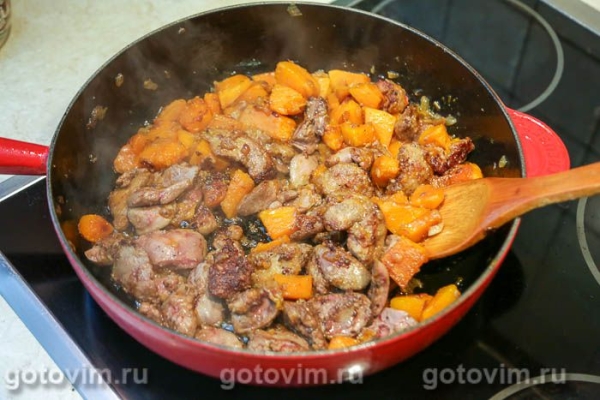 Куриная печень, жаренная с тыквой Куриная печень, жаренная с тыквой