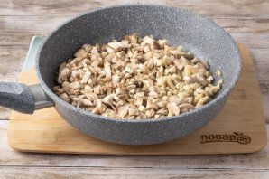 Картофельная запеканка с сосисками и грибами Картофельная запеканка с сосисками и грибами