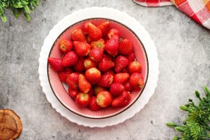 Клубника, протертая в сиропе Клубника, протертая в сиропе