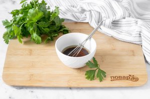 Маринованные помидоры с зеленью Маринованные помидоры с зеленью