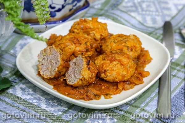 Тефтели с рисом в подливке в мультиварке Тефтели с рисом в подливке в мультиварке