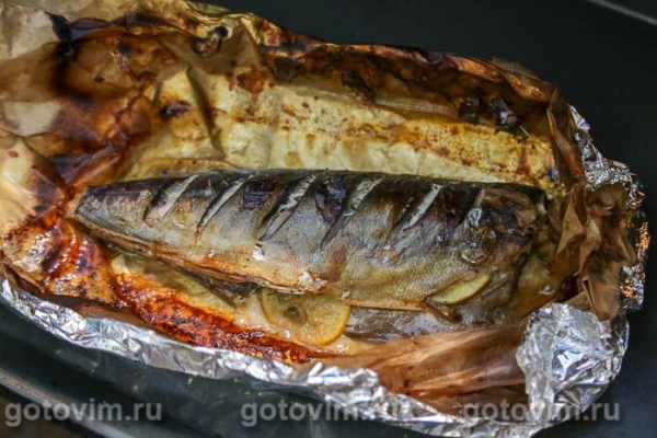 Сардина, запеченная с лимоном и зеленью