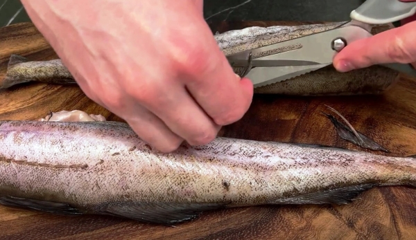 Минтай покупаю по 5 килограмм и всё съедаю. Сочный запеченный минтай: от этого рецепта все в восторге Минтай покупаю по 5 килограмм и всё съедаю. Сочный запеченный минтай: от этого рецепта все в восторге