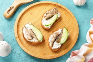 Закуска со шпротами Закуска со шпротами