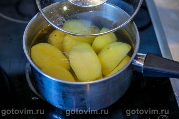 Картофельное пюре с лисичками (толчанка) Картофельное пюре с лисичками (толчанка)